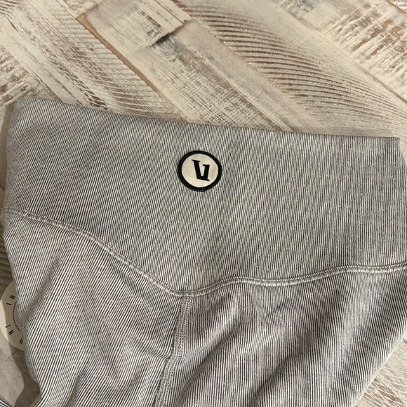 Vuori | Textured Chilled Out Legging | Houndstooth - Picture 9 of 16